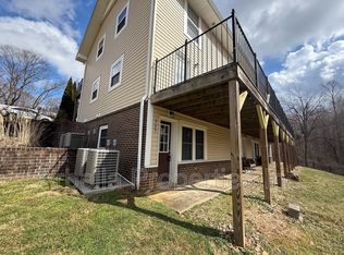 128 Leach Dr APT 305, Jonesborough, TN 37659