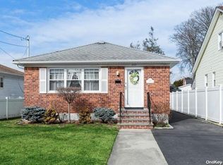 229 E Mineola Ave, Valley Stream, NY 11580