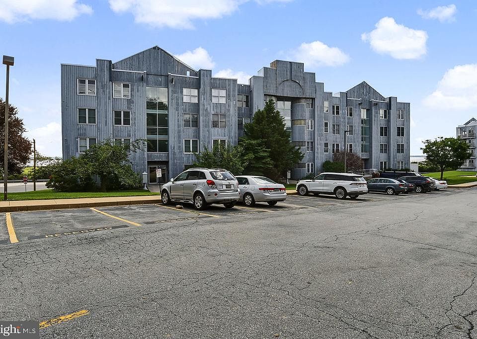 1st image of 5215 Le Parc Dr APT 6