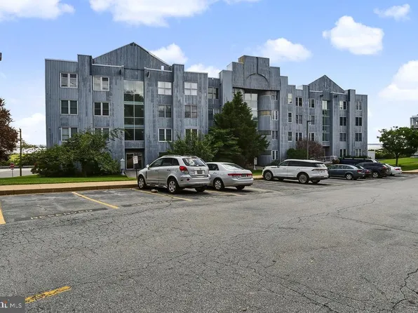 5215 Le Parc Dr APT 6, Wilmington, DE 19809