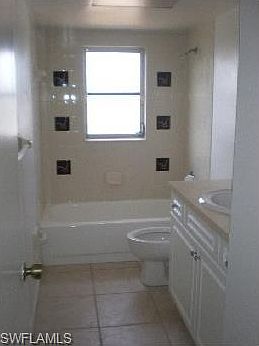 4th image of 639 SE 13th Ave
