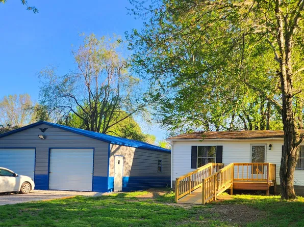 104 Aaron Dr, Burns, TN 37029