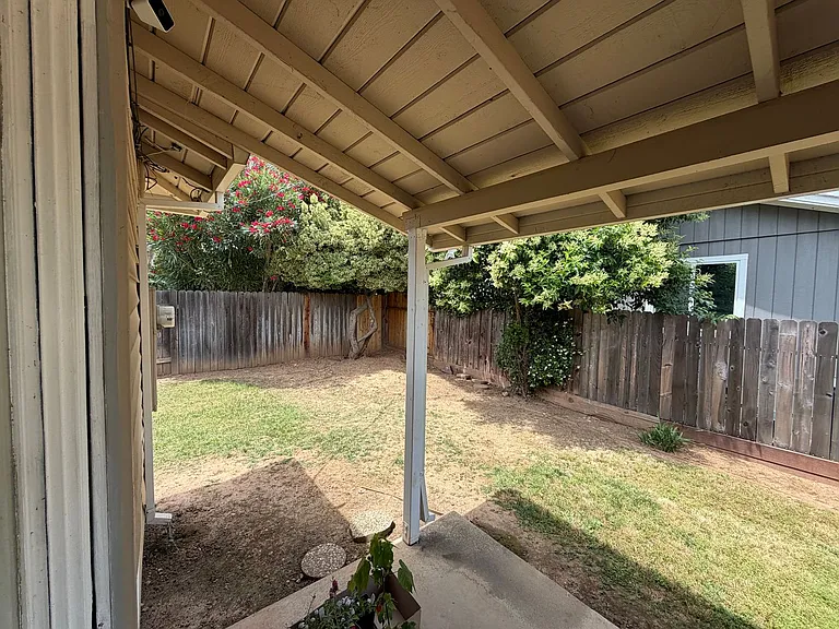 10495 Malaga Way — Photo 36