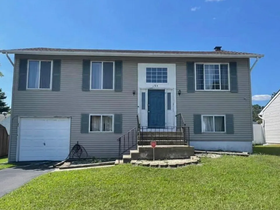 184 Village Dr