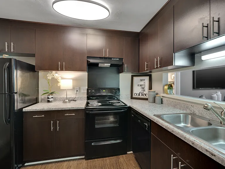 Lake Lynn Reserve Apartments — Photo 30