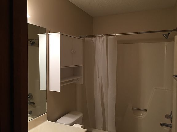 Large Main bathroom