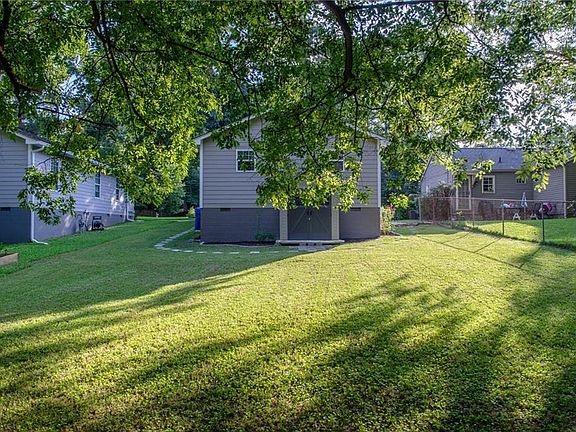 3rd image of 2189 Forrest Pl NW