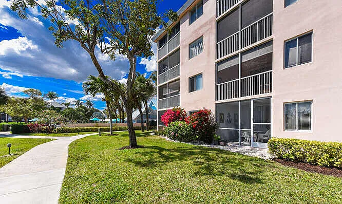 1 bed, 1.5 bath, 821 sqft, $6,000 — Photo 2