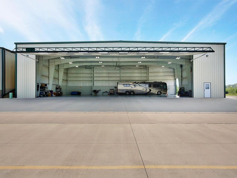 1st image of 1360 Aviator Ln