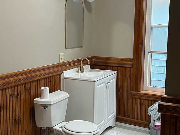 2nd image of 4414 Franklin Blvd #3