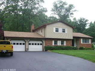 7912 Oak Rd, Pasadena, MD 21122