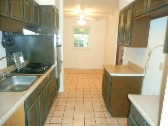 3rd image of 261 Cottonwood Dr