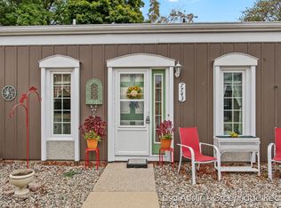 7743 Coachman Ln #20, Jenison, MI 49428