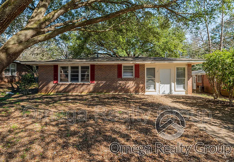 64 Salem Dr — Photo 1