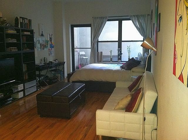 1st image of 81 Nassau St APT 4C
