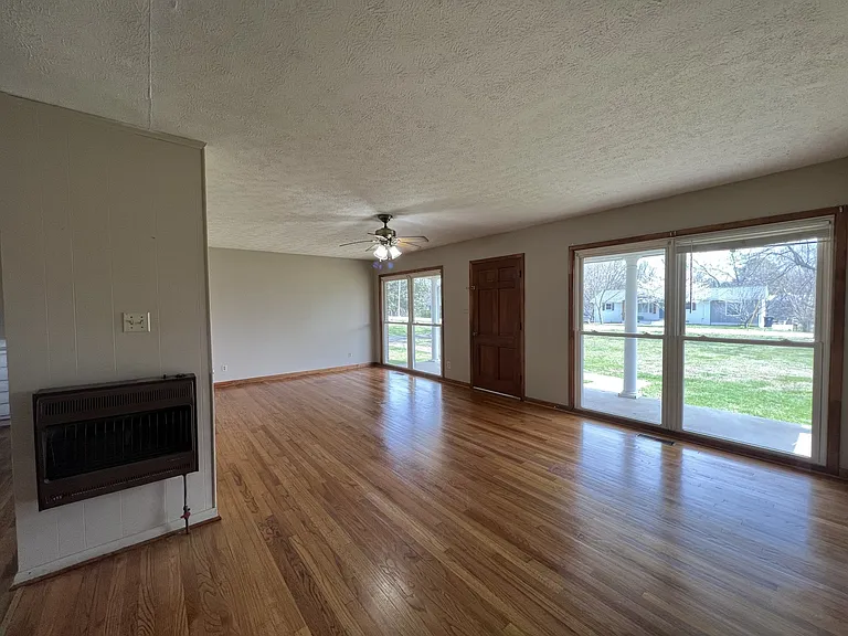207 N Mulberry St — Photo 6