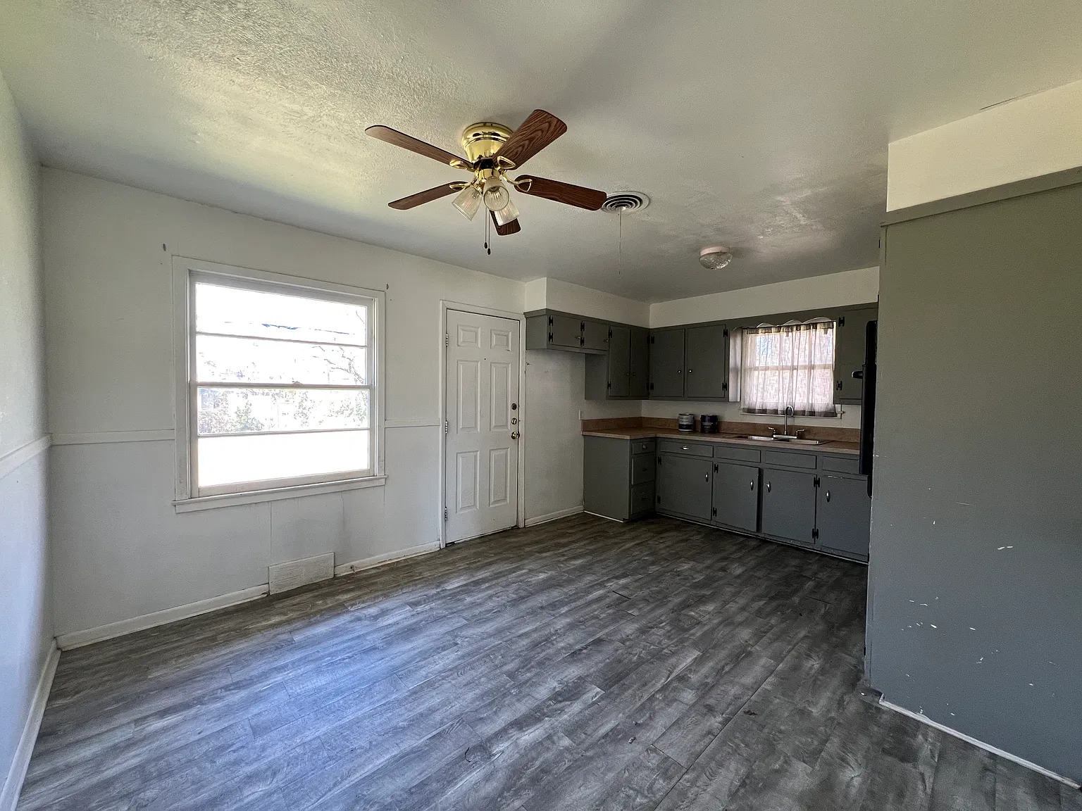 3 bed, 1312 sqft, $1,700 — Photo 3