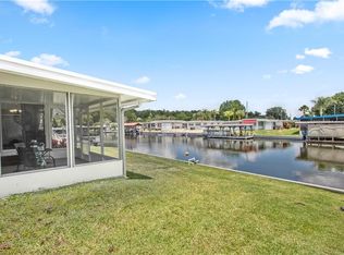 31636 Terrace Dr, Tavares, FL 32778