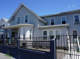 74 Grand St, Lowell, MA 01851