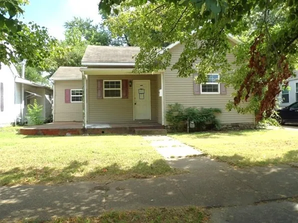 2420 Crawford Ave, Parsons, KS 67357