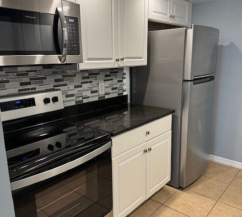 2nd image of 3417 Winkler Ave APT 609