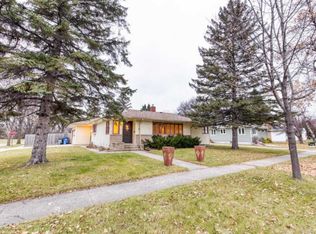 2217 6th St S, Moorhead, MN 56560