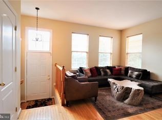 12023 Edgemere Cir, Reston, VA 20190