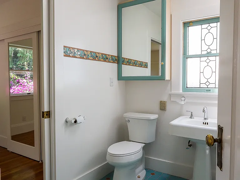 6011 Hillegass Ave — Photo 32