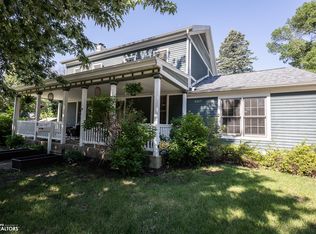 707 N 4th St, Clear Lake, IA 50428