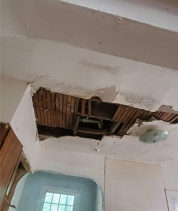 2nd image of 231-229 Oxford Ave #229
