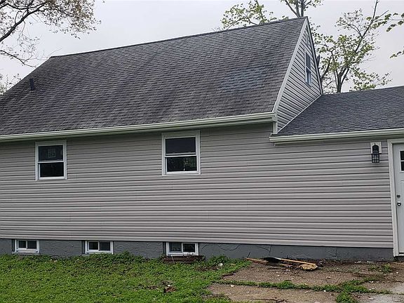 3rd image of 499 Smith St