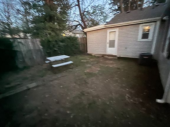 5th image of 1101 Wayland Ct