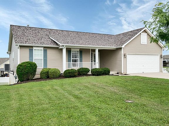 3rd image of 296 Glenhaven Dr
