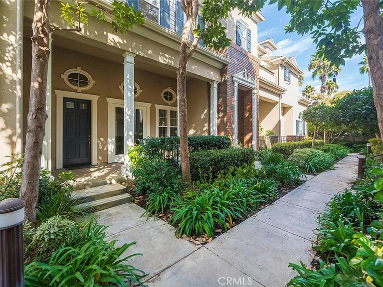 6267 Pacific Pointe Dr — Photo 2