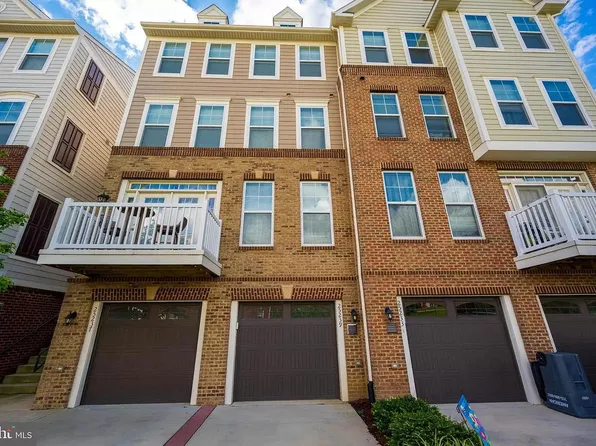 25239 Laureldale Ter, Chantilly, VA 20152