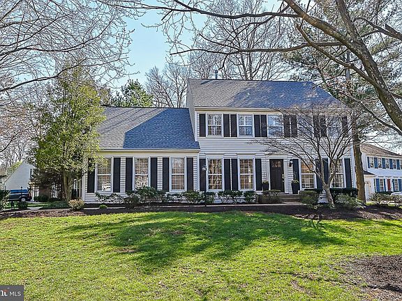 3rd image of 14505 S Hills Ct