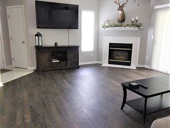 4th image of 120 Breezewood Drive #G