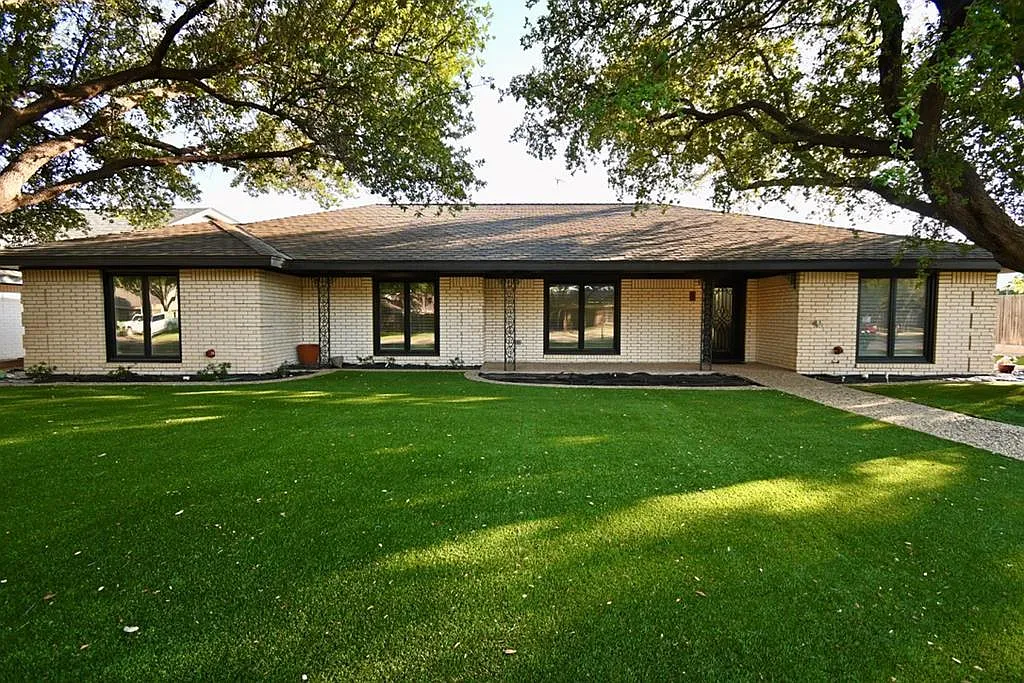 5 bed, 3.5 bath, 3134 sqft, $4,200 — Photo 1