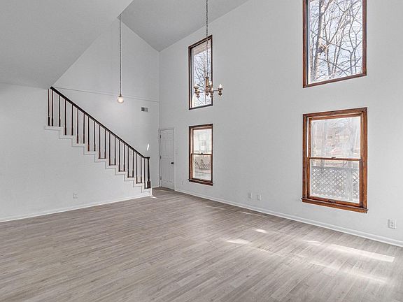 4th image of 1504 Metzler Ln