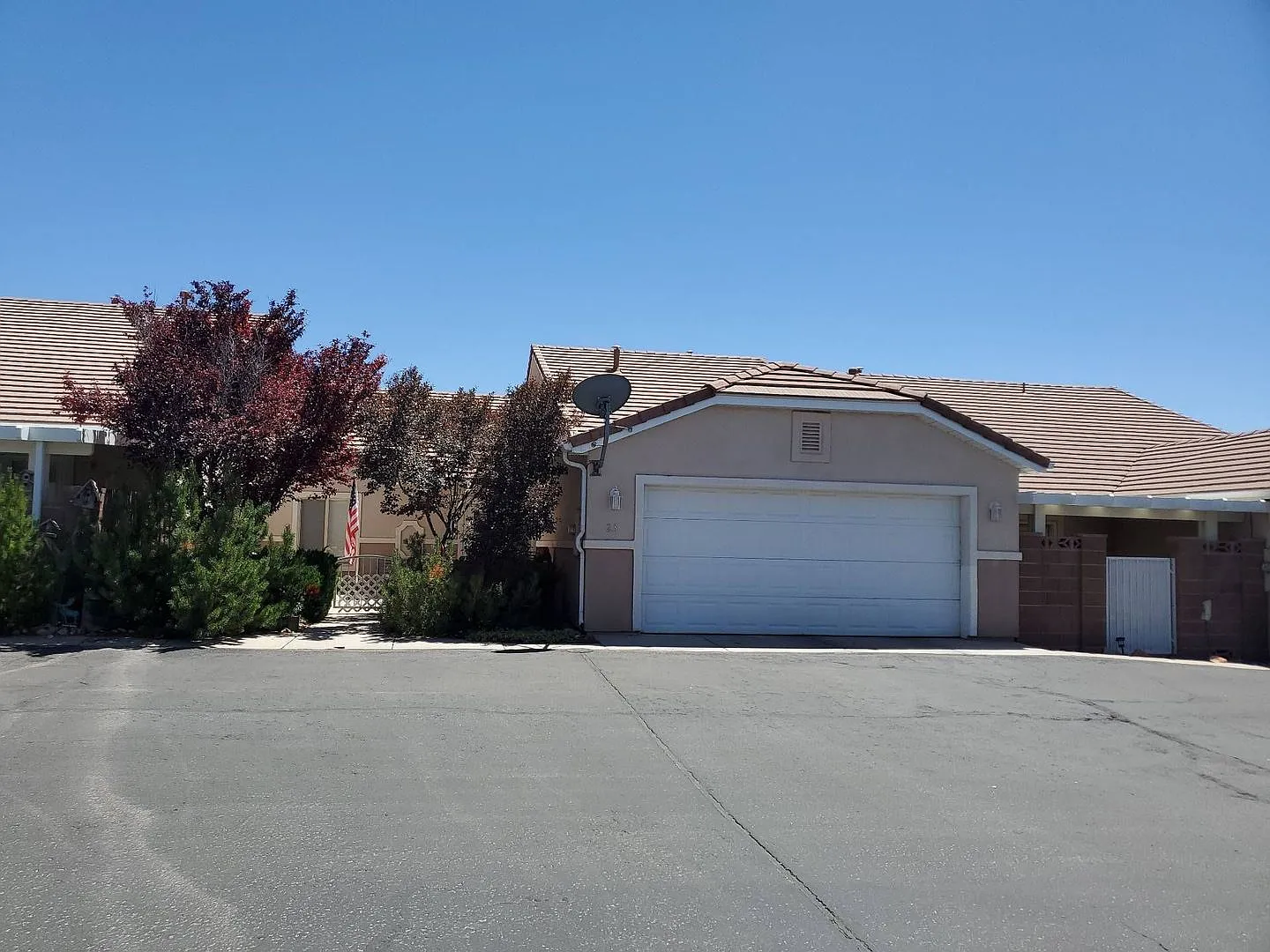 The Seasons @ Mesa Hills 3 bed/2 bath — Photo 2