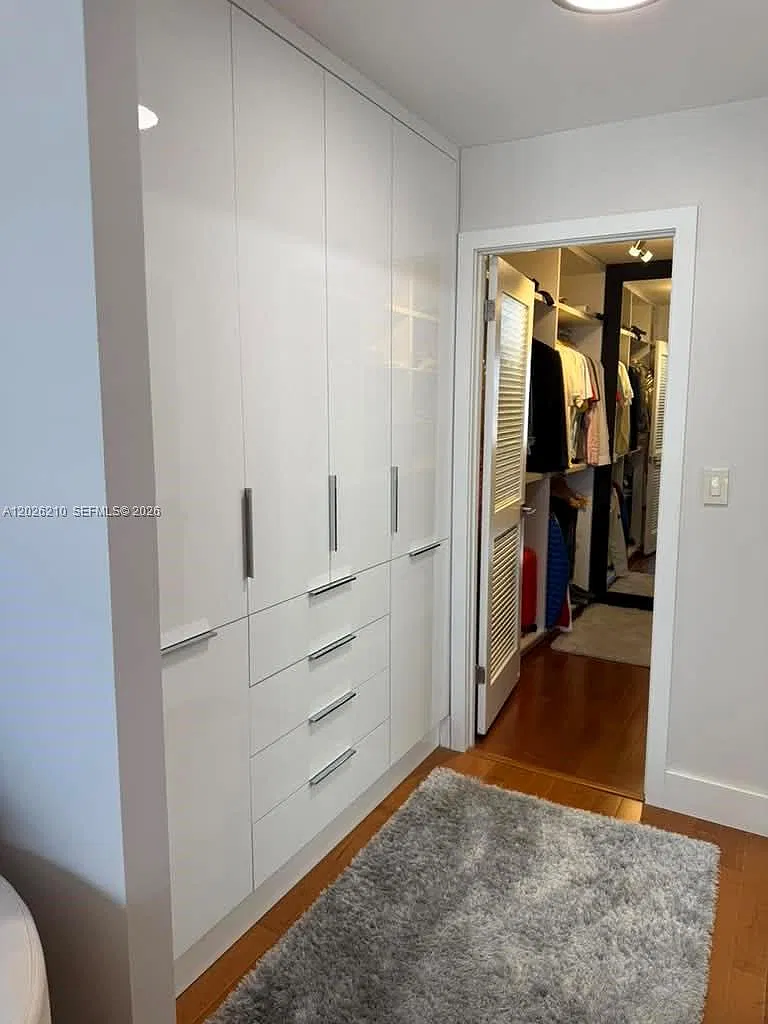 2 bed, 1280 sqft, $4,000 — Photo 2