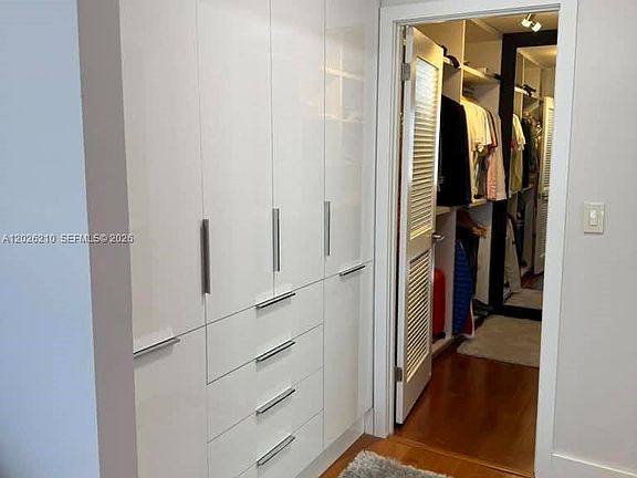 5th image of 2500 Parkview Dr APT 2518
