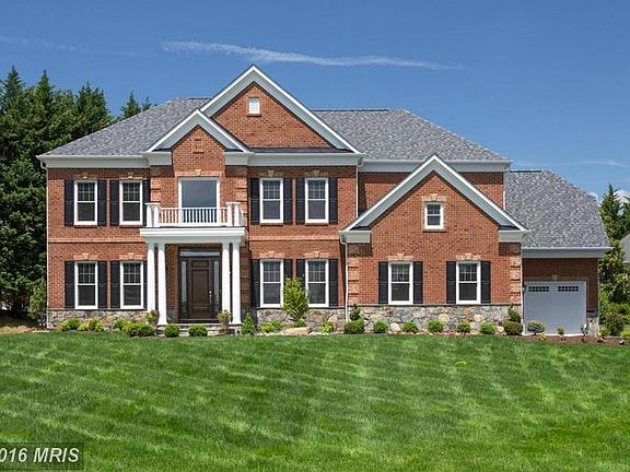 3rd image of 8916 Gallant Green Dr