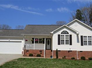 2915 Beville Forest Dr, Browns Summit, NC 27214