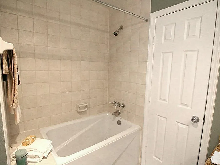 5550 N Braeswood Blvd #136 — Photo 10