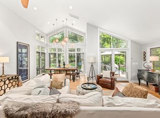 2045 Hawthorne DRIVE, Elm Grove, WI 53122