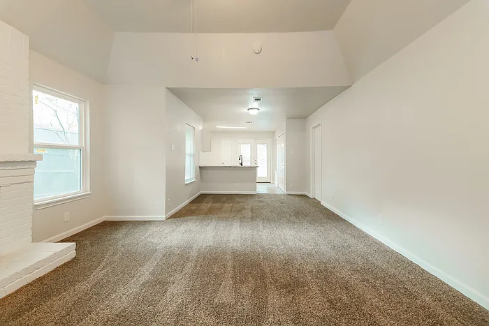 2709 Lexington St — Photo 6