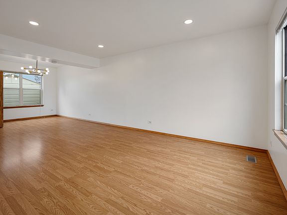5th image of 1127 Ashbrook Dr
