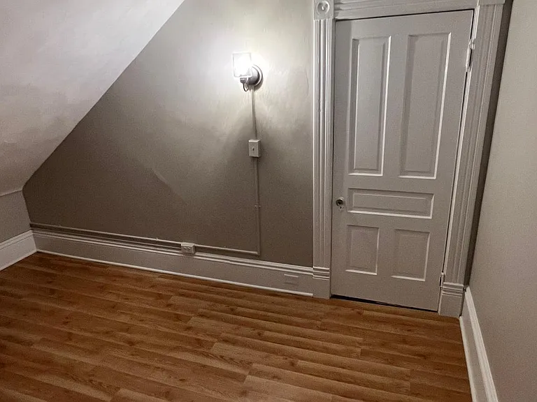 613 Hawthorne St NE — Photo 17