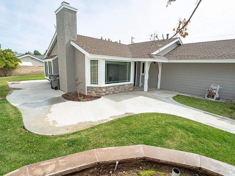 22735 Norton Dr — Photo 13